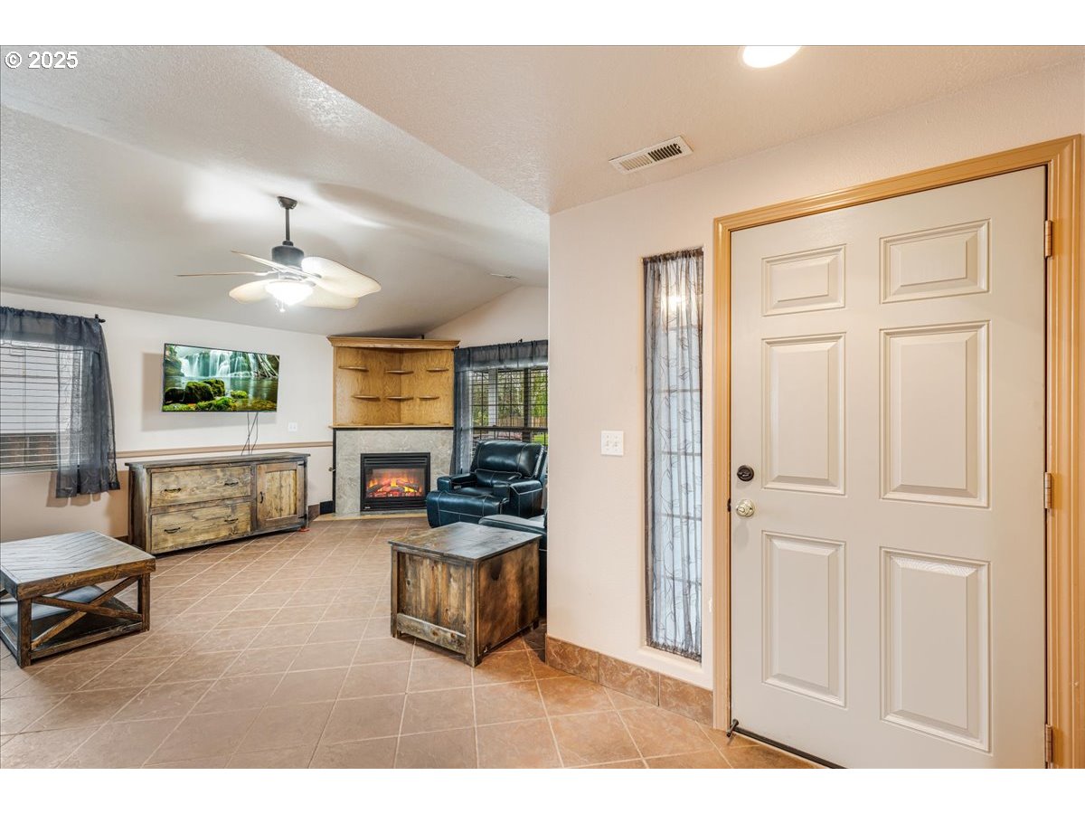 265 NW ANGELA LN