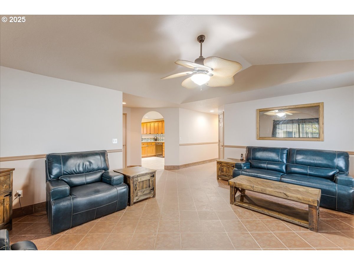 265 NW ANGELA LN