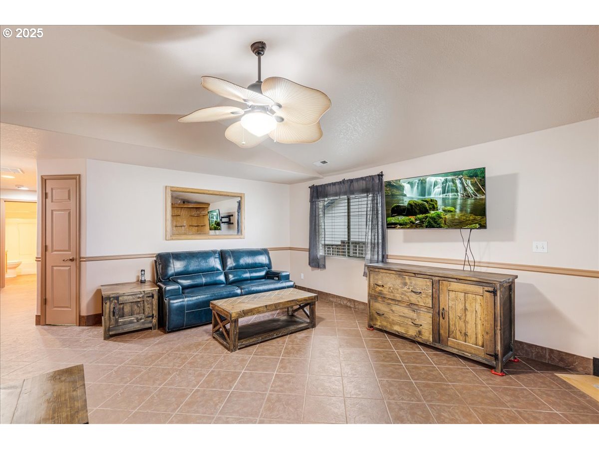 265 NW ANGELA LN