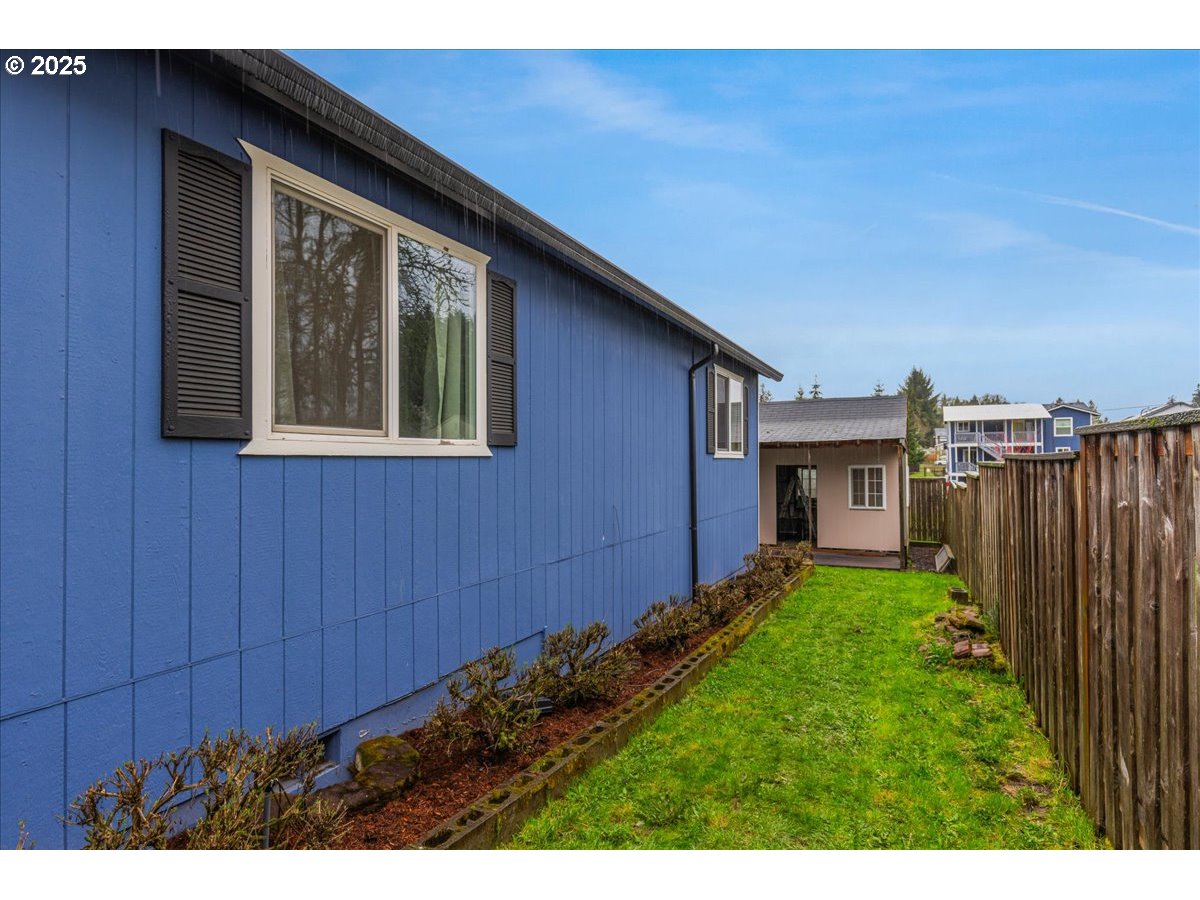 265 NW ANGELA LN