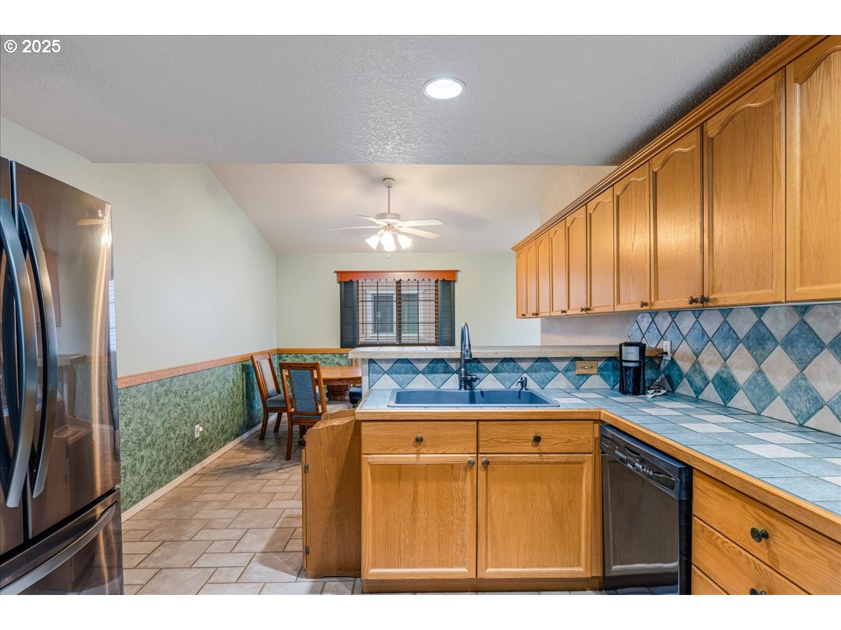 265 NW ANGELA LN