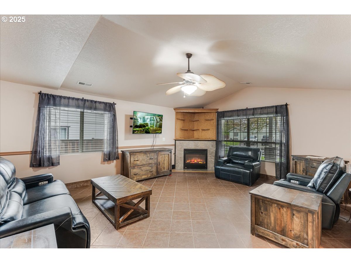 265 NW ANGELA LN