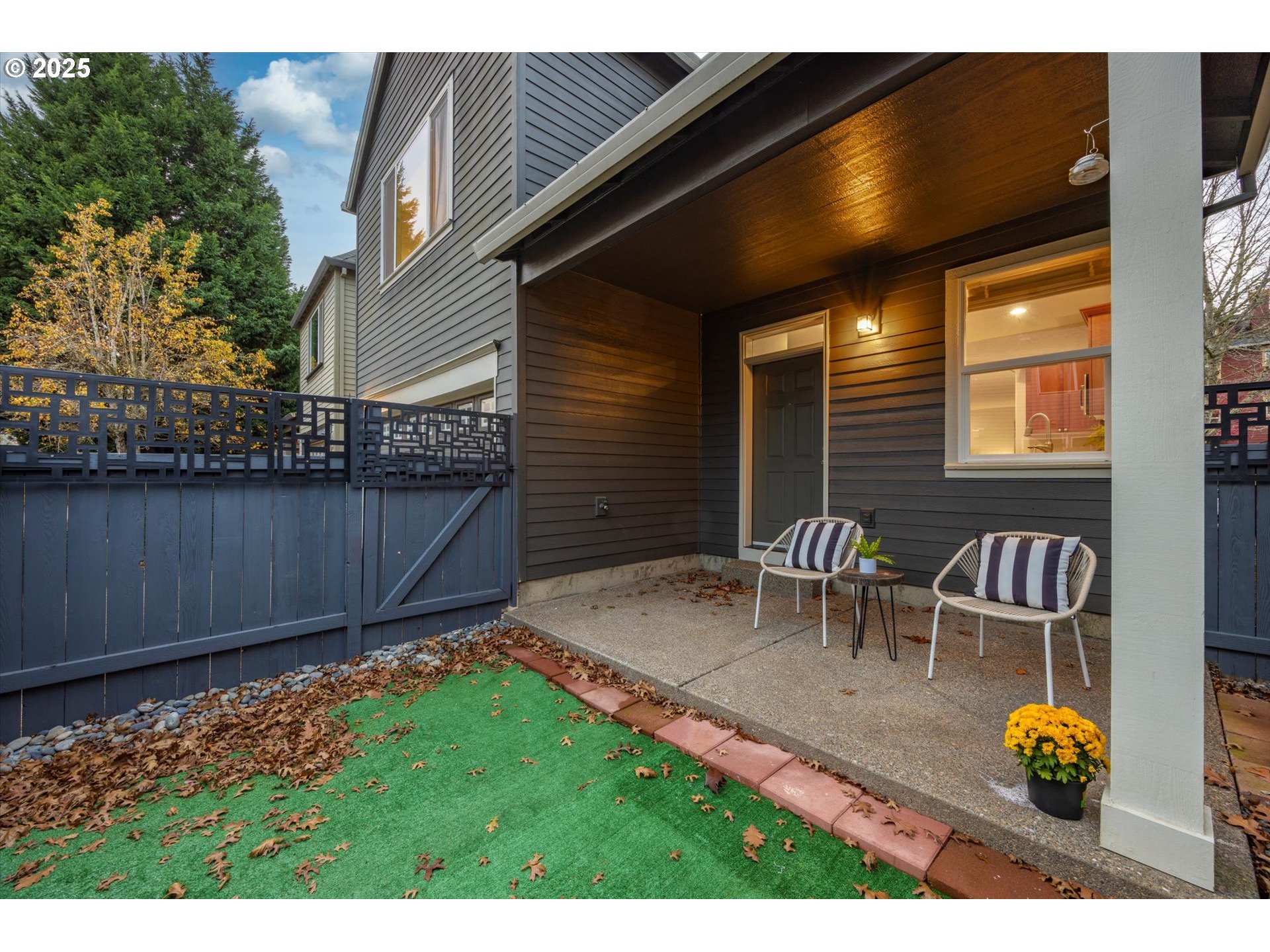 5658 NE ORENCO GARDENS DR