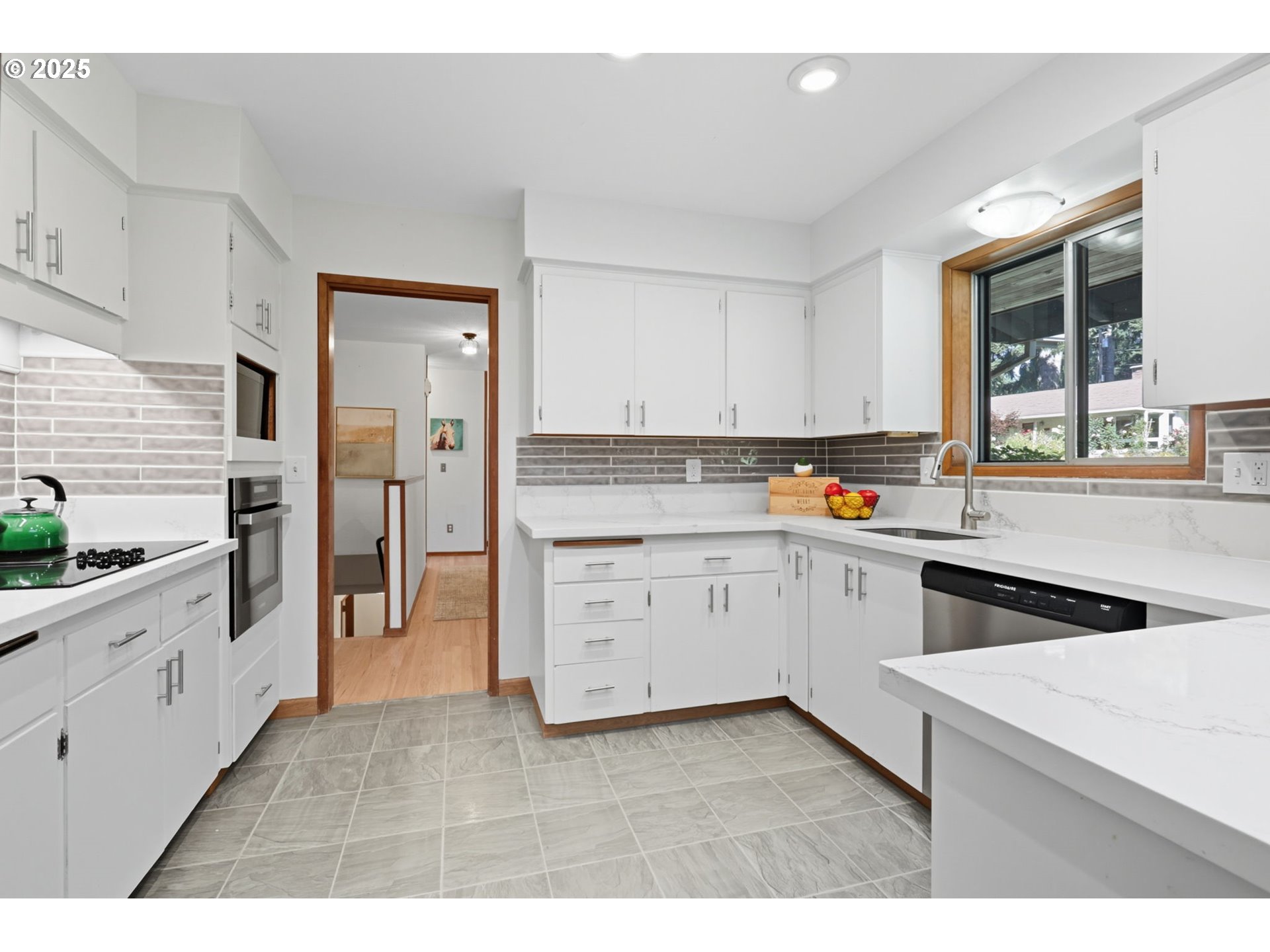 6821 SW RALEIGHWOOD WAY