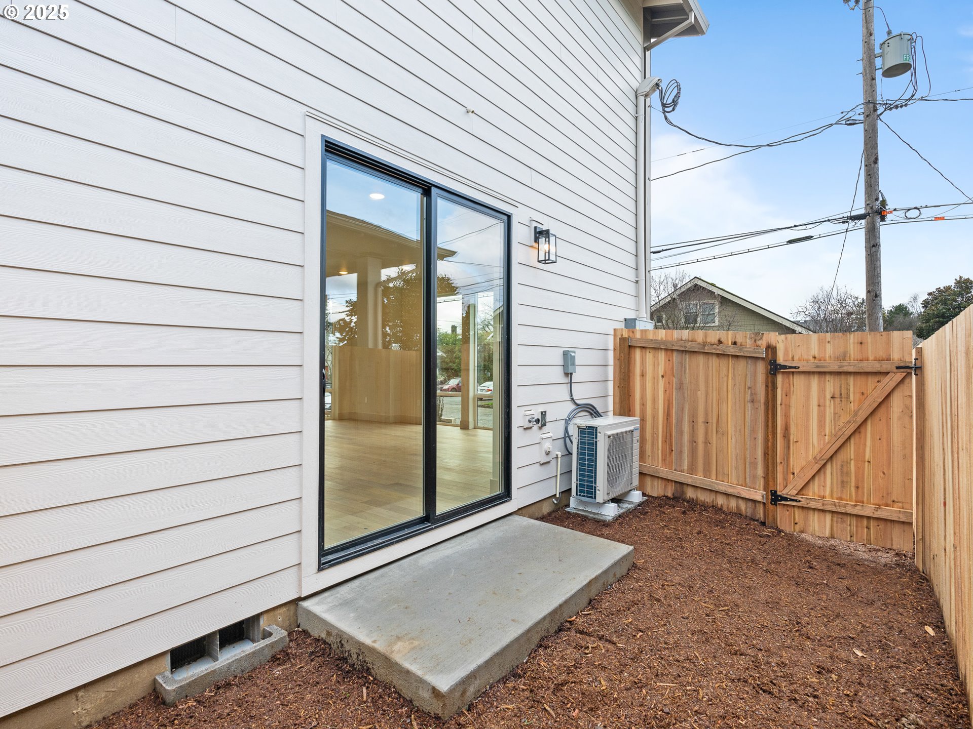 2452 SE 47th AVE