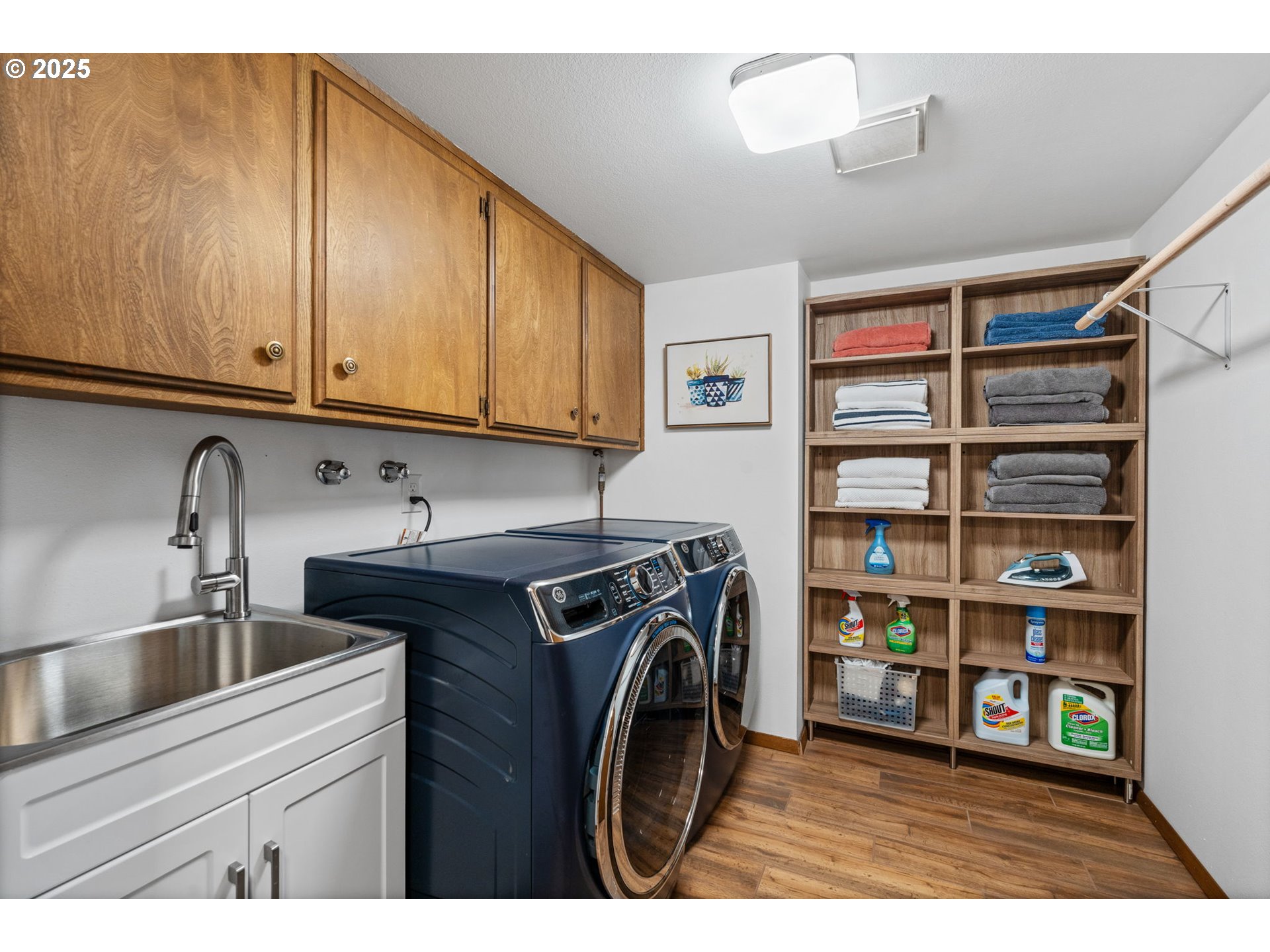 945 NW TORREY VIEW LN