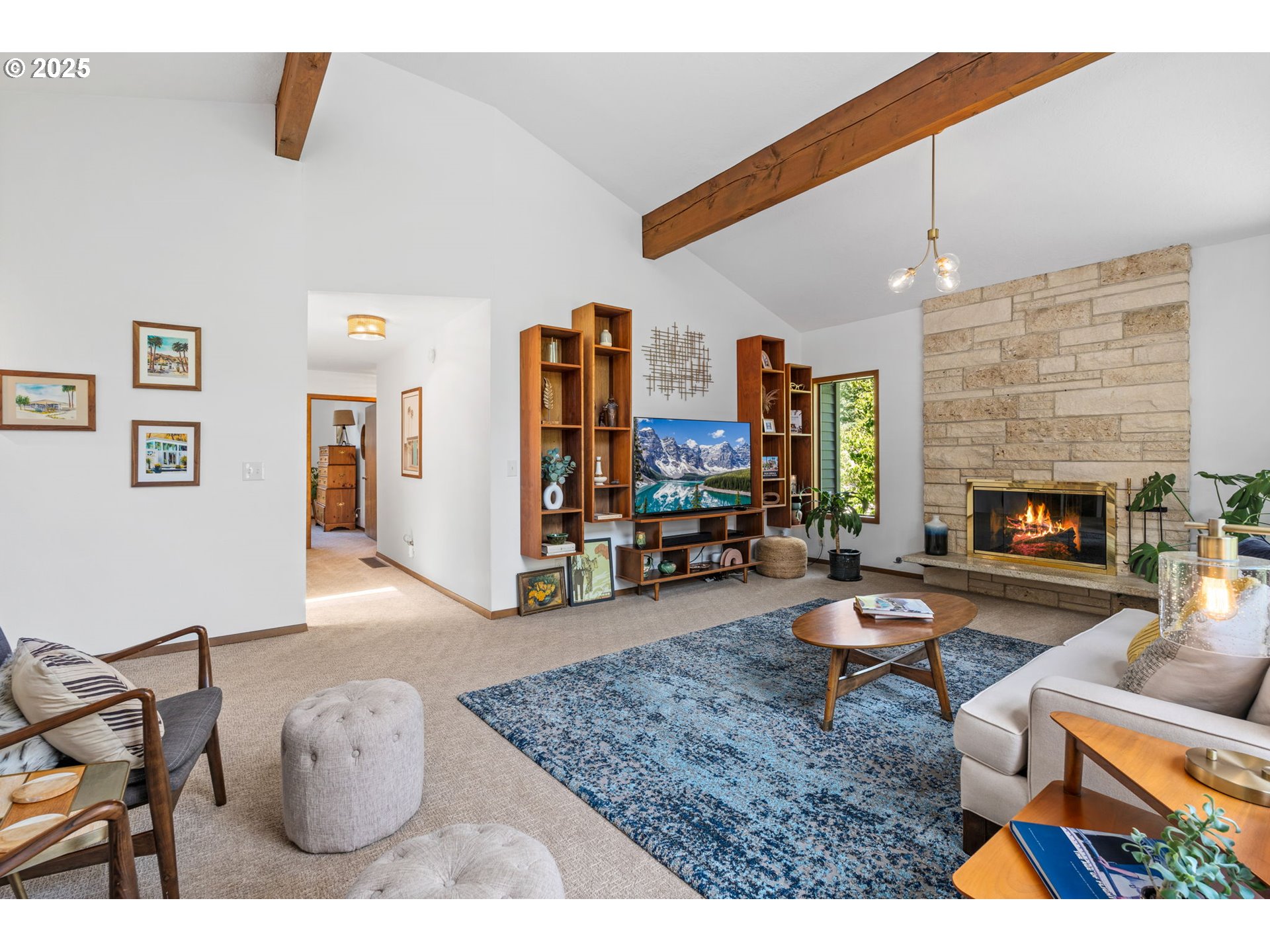 945 NW TORREY VIEW LN