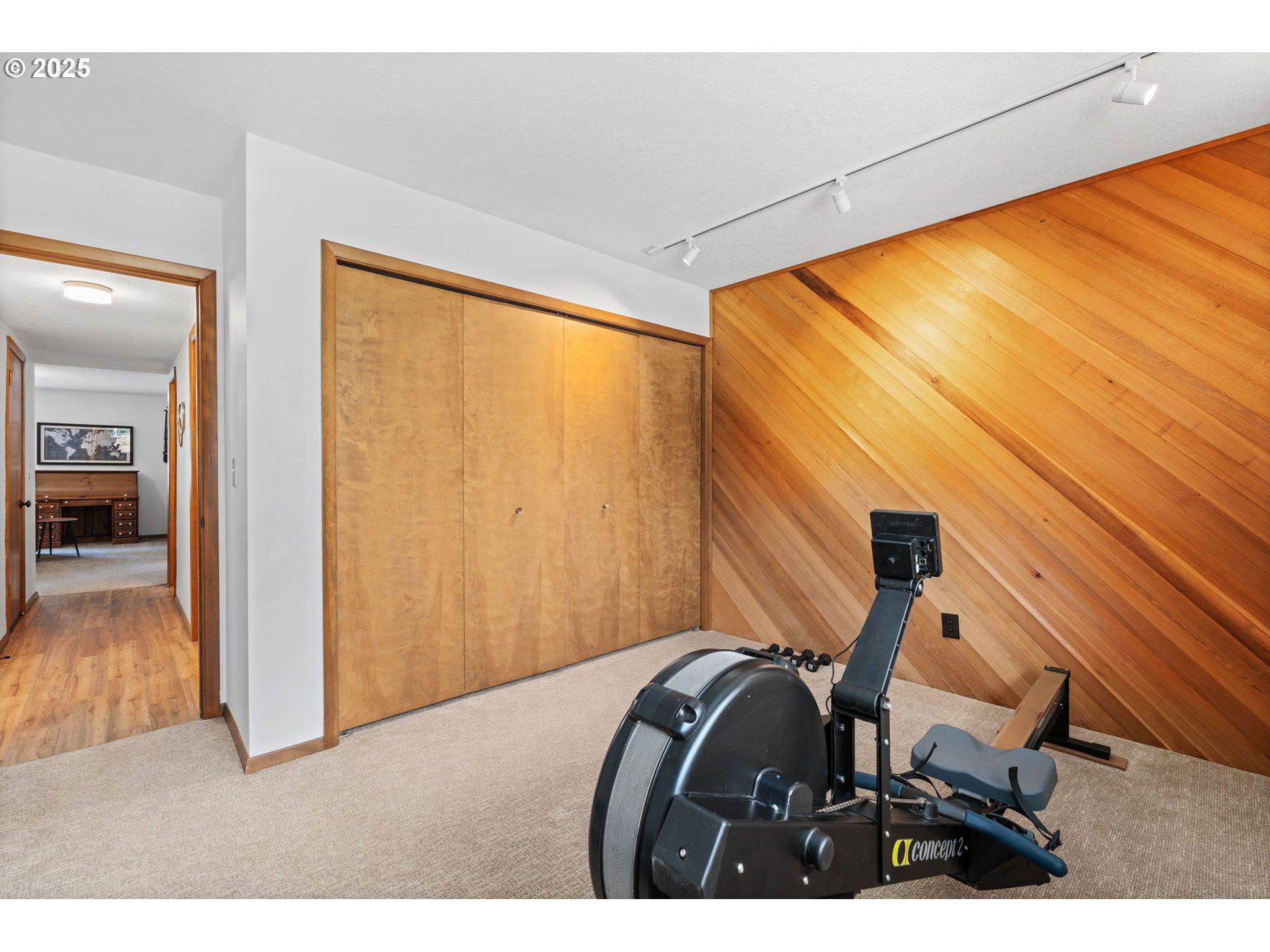 945 NW TORREY VIEW LN