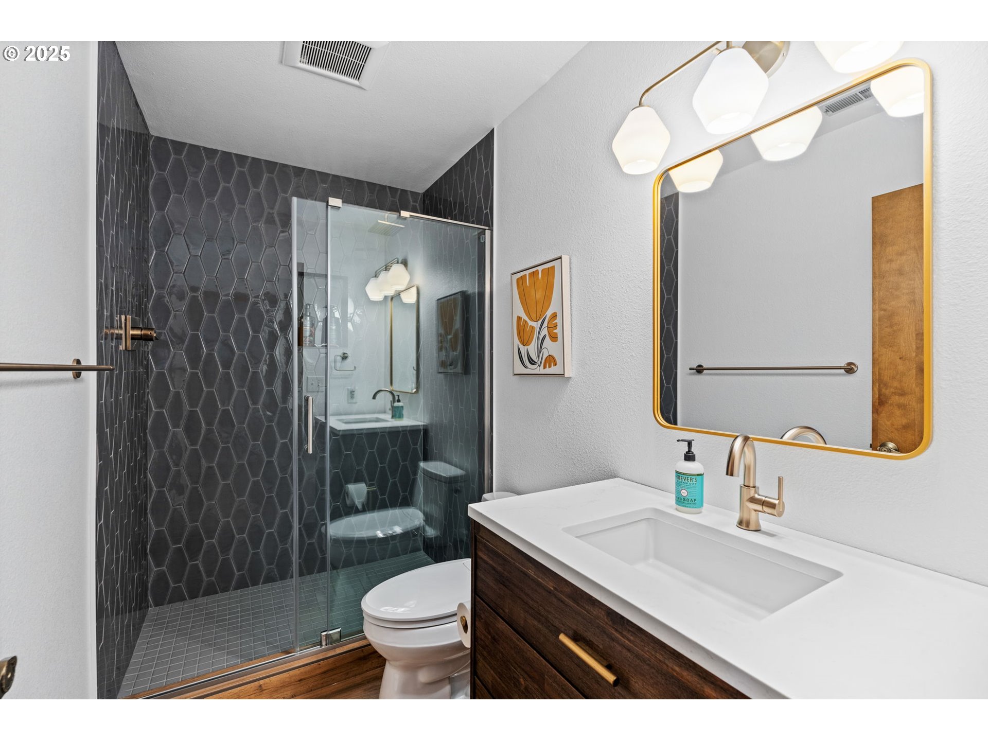 945 NW TORREY VIEW LN