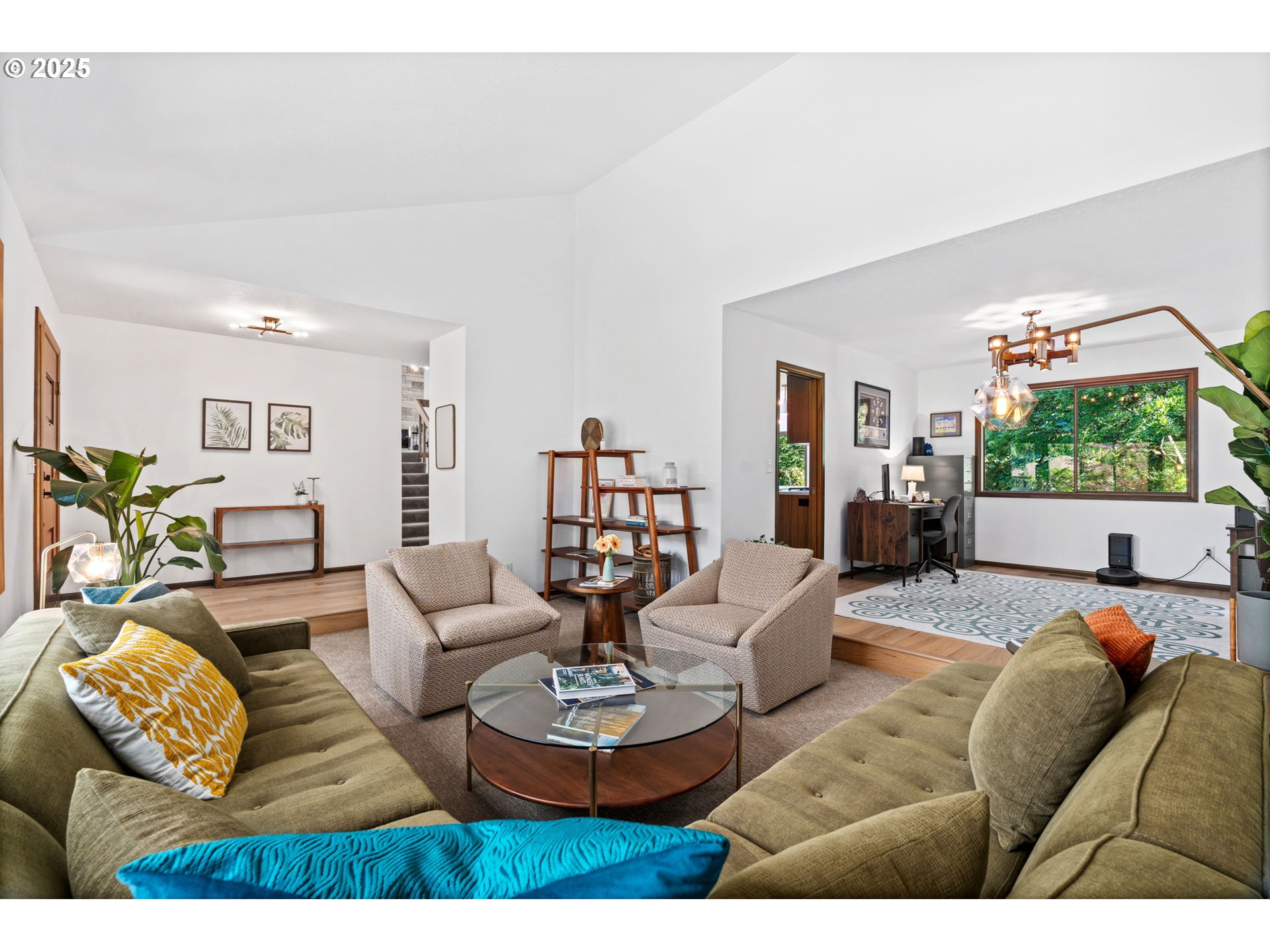 945 NW TORREY VIEW LN