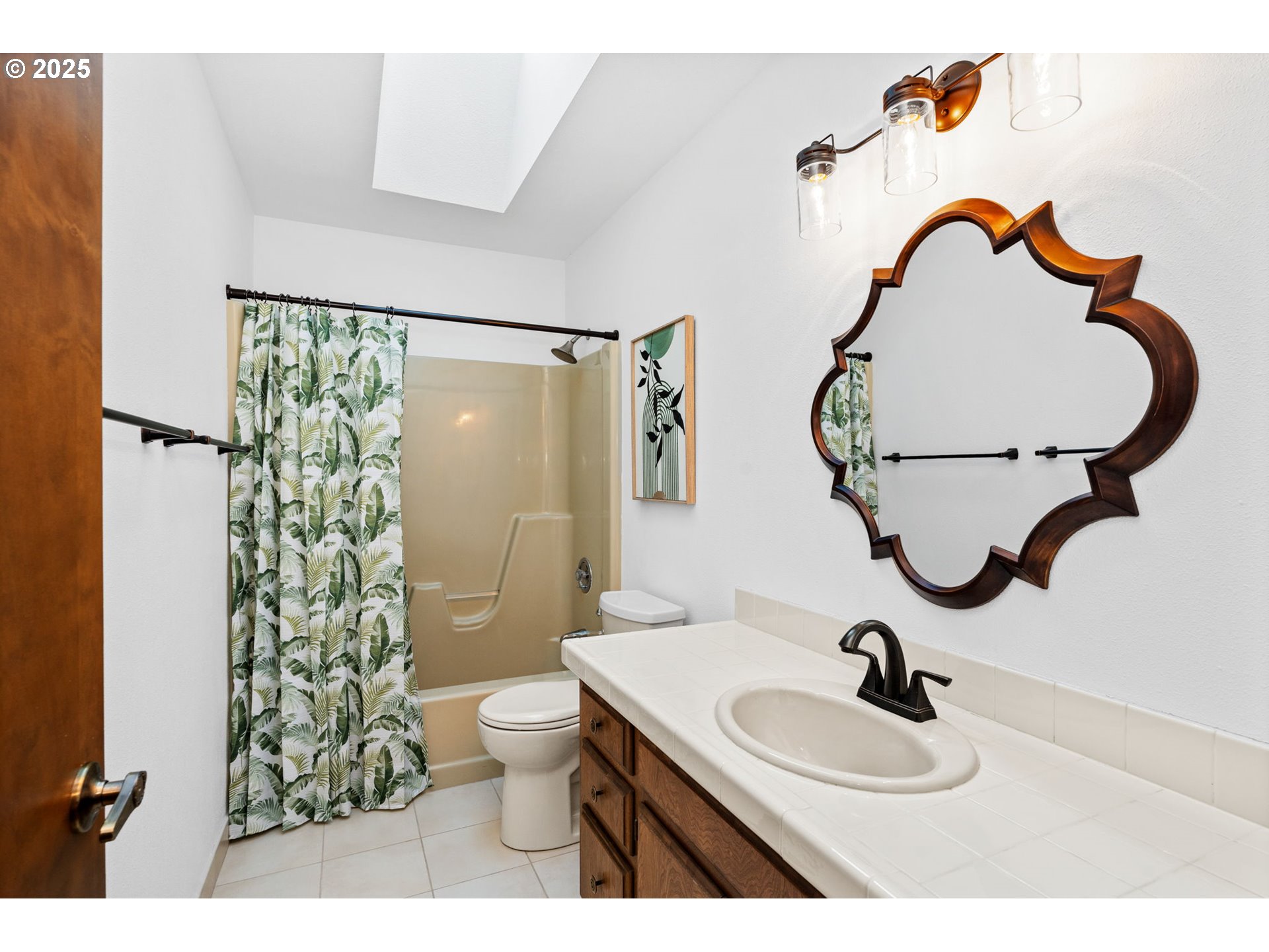 945 NW TORREY VIEW LN