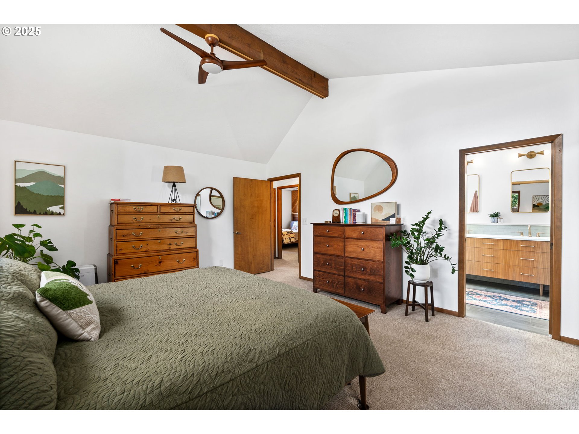 945 NW TORREY VIEW LN