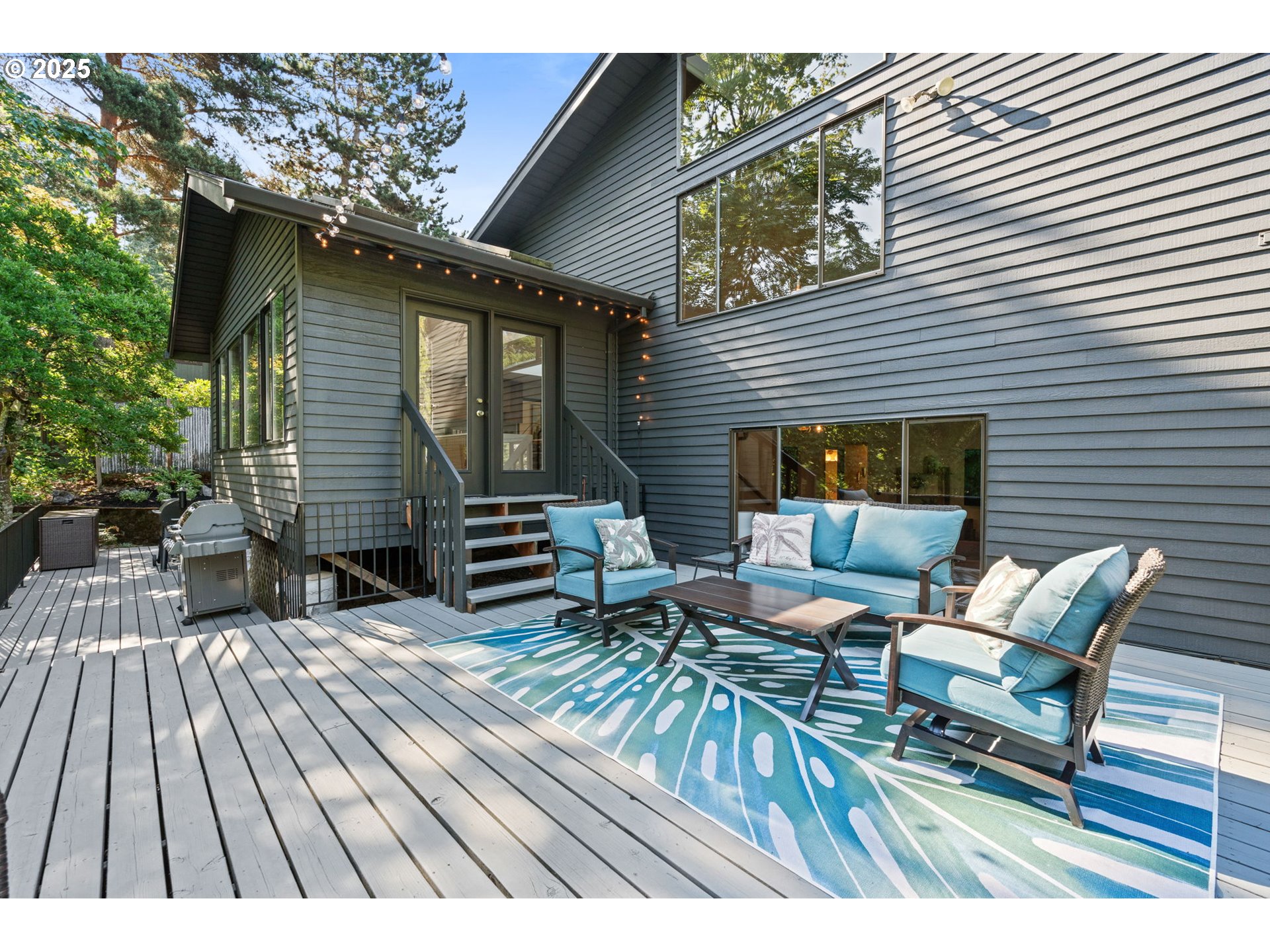 945 NW TORREY VIEW LN