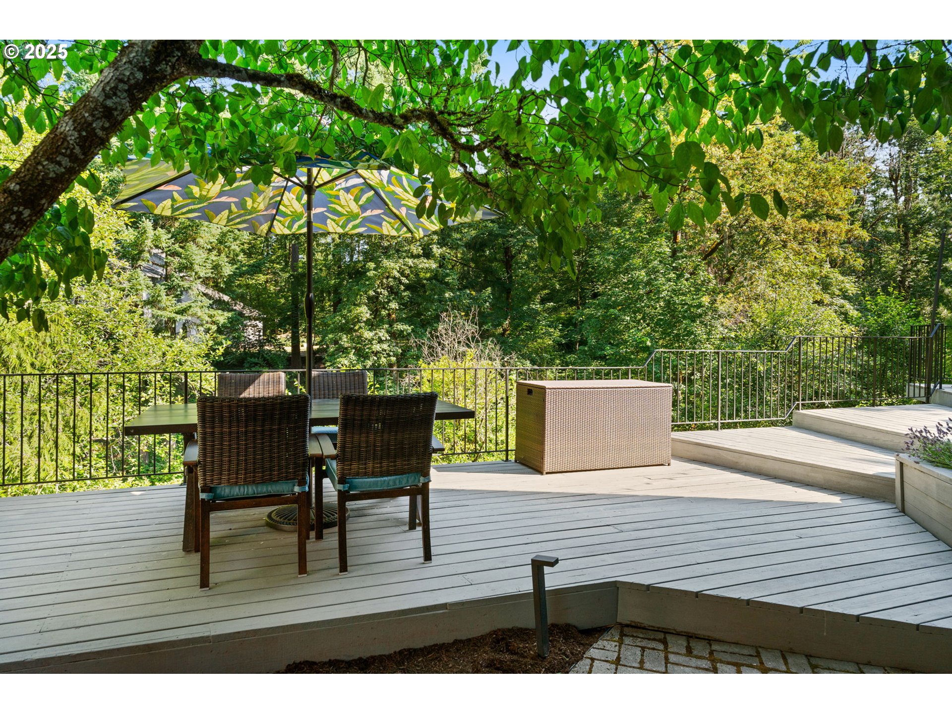 945 NW TORREY VIEW LN