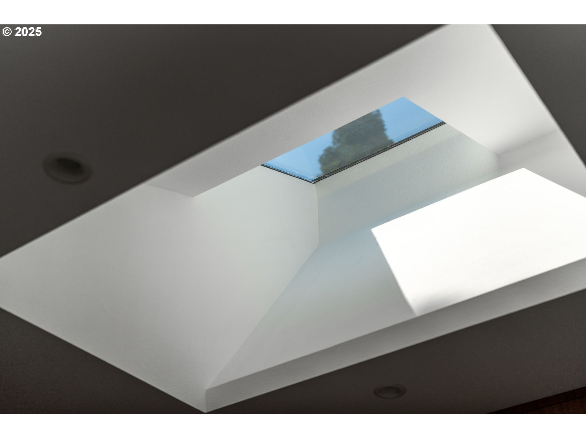 945 NW TORREY VIEW LN