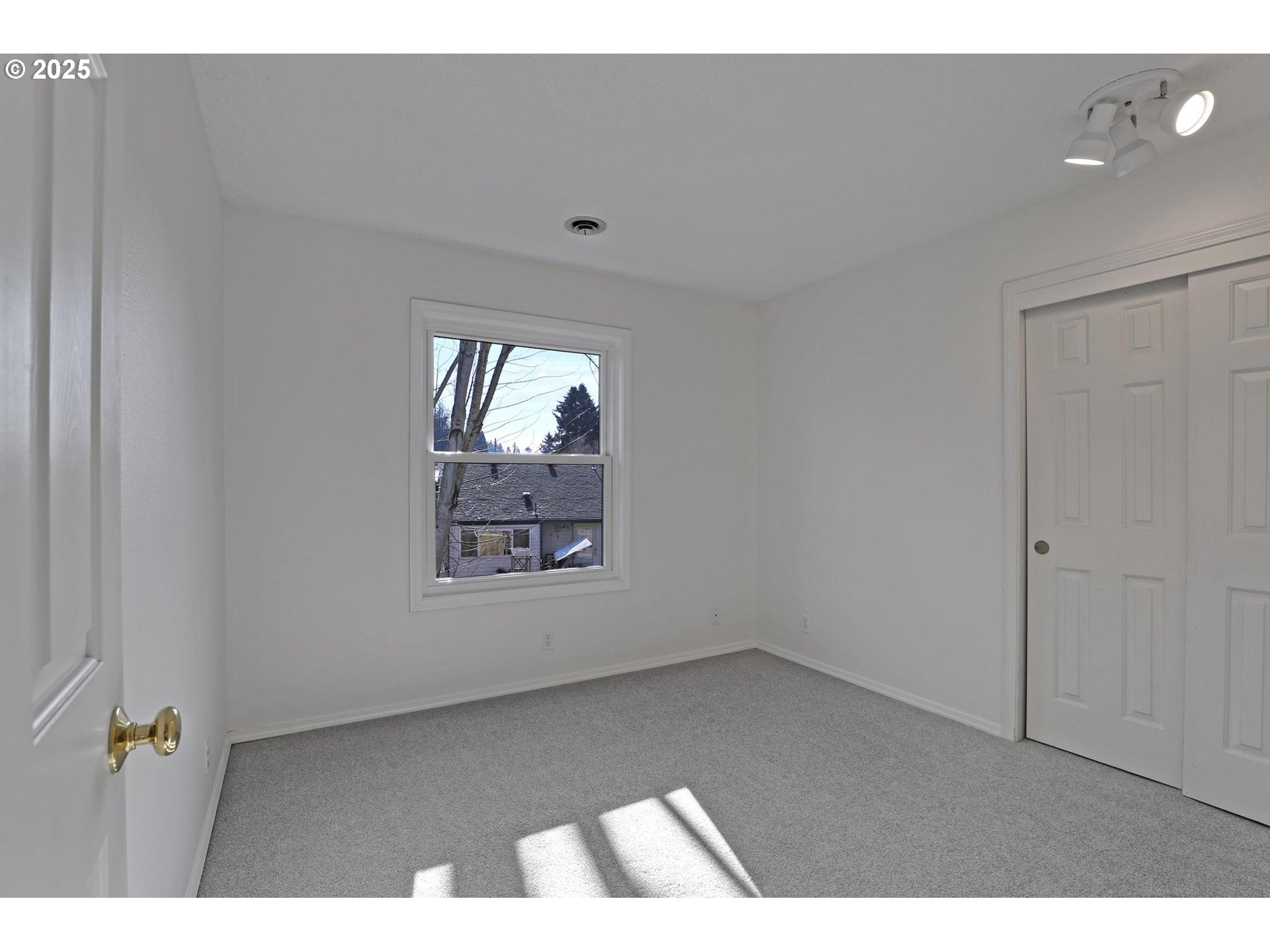 146 SW SEMINOLE DR