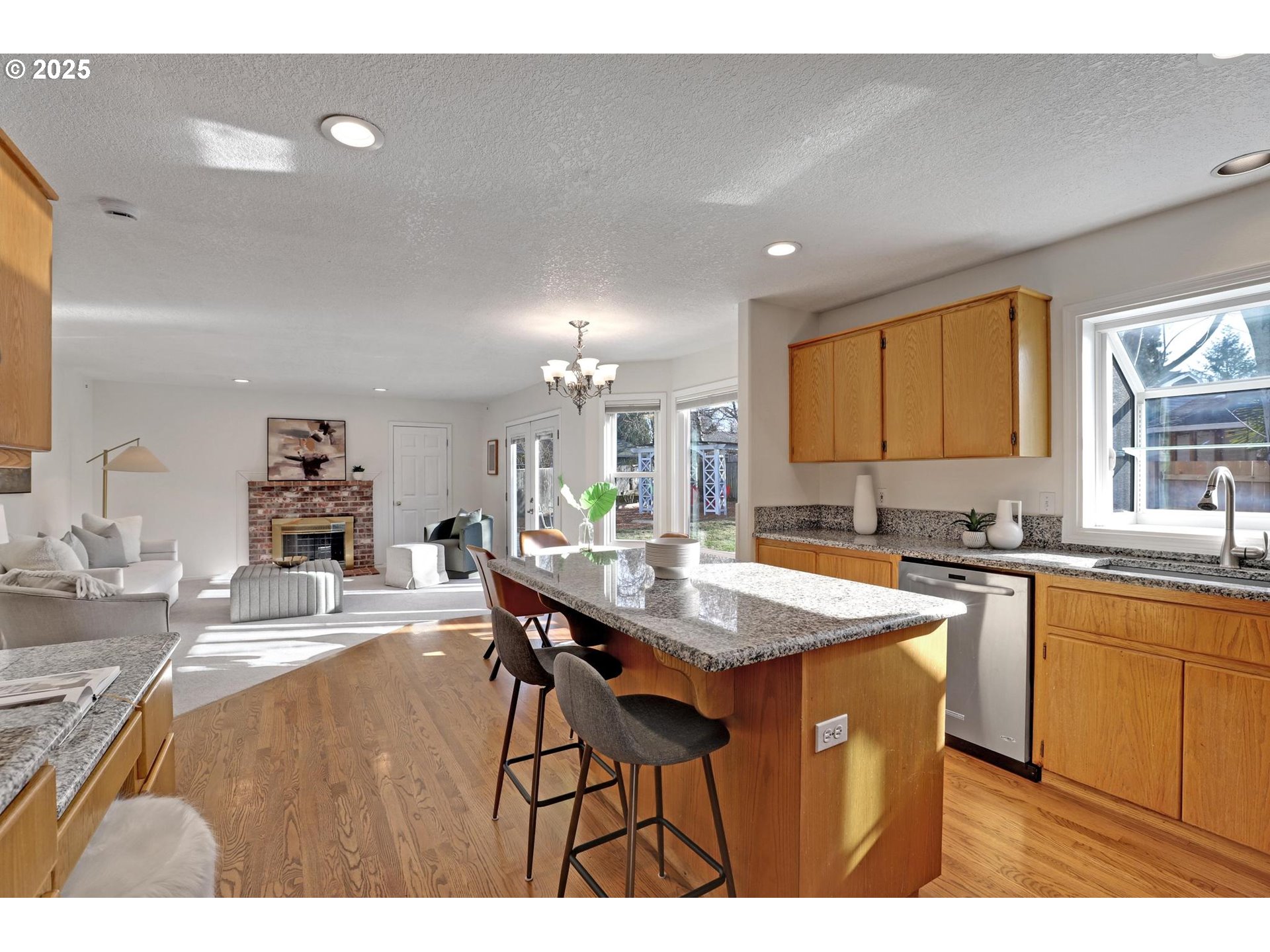 146 SW SEMINOLE DR