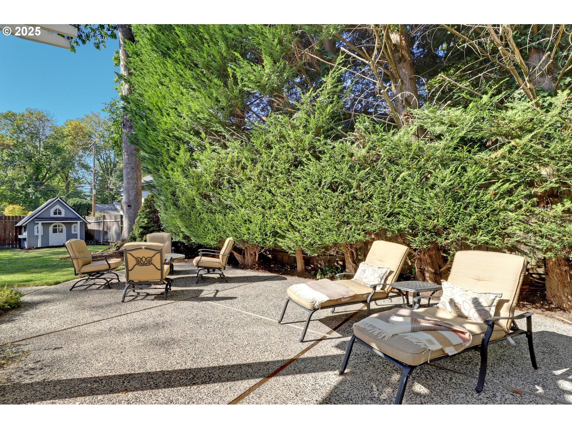 8725 SW WHITE PINE LN