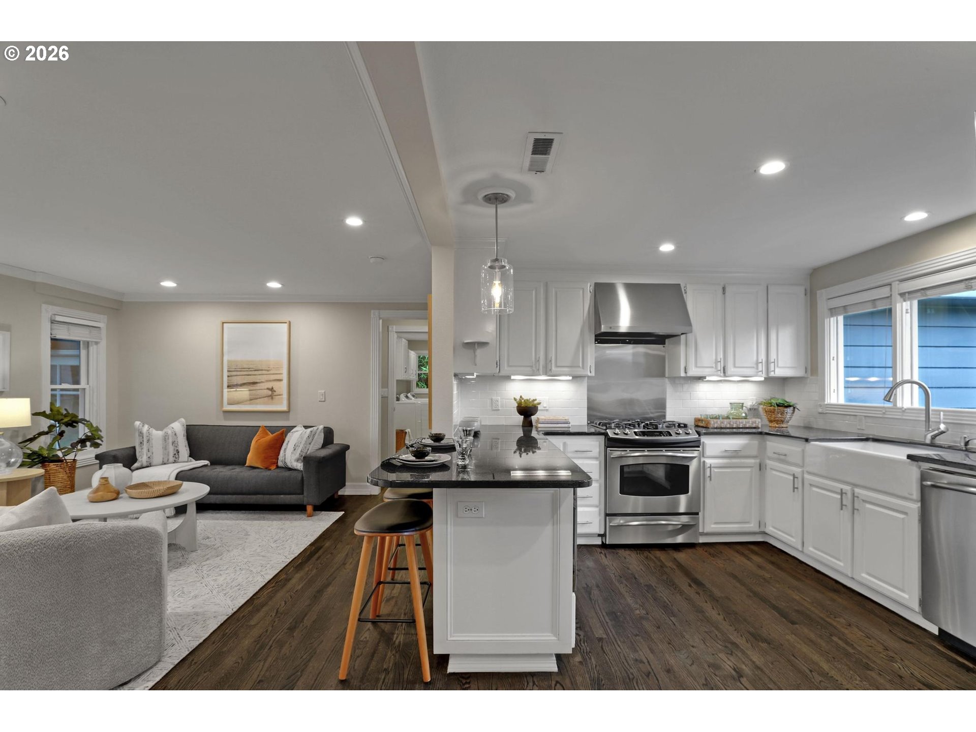 8725 SW WHITE PINE LN