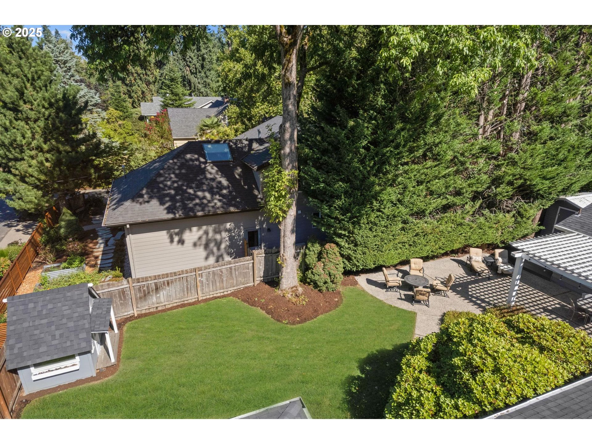 8725 SW WHITE PINE LN