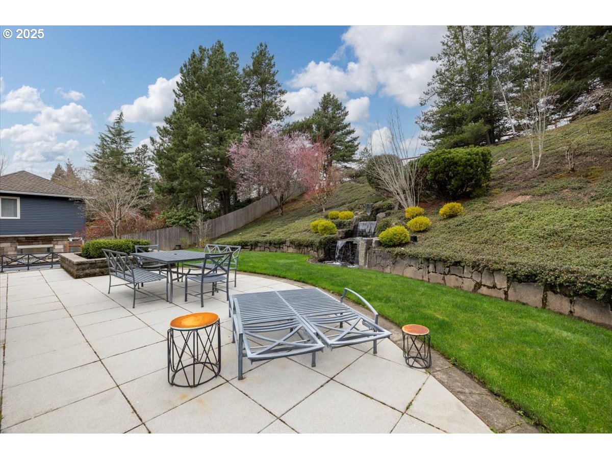 12755 NW CREEKSIDE DR