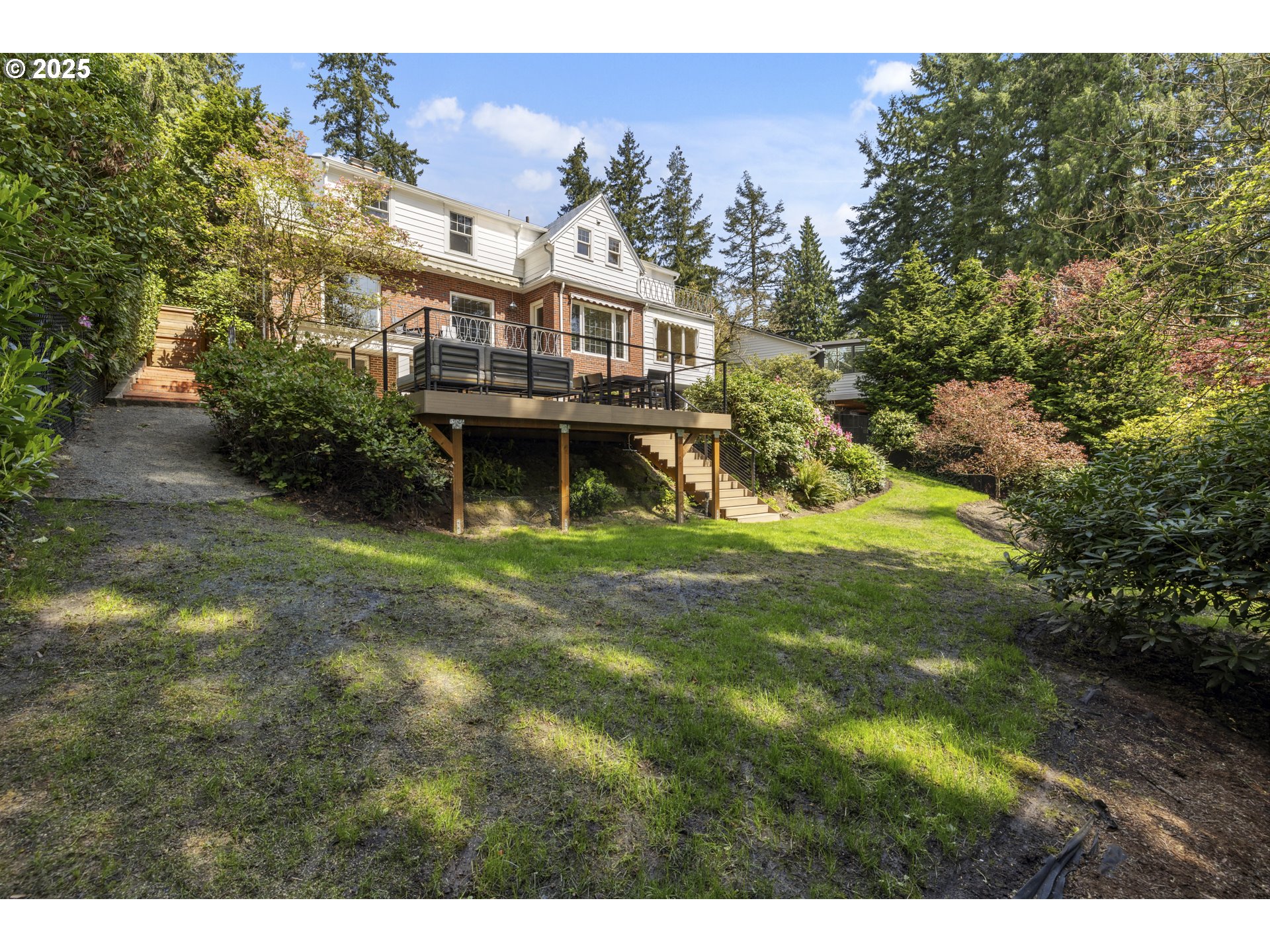 832 SW WESTWOOD DR