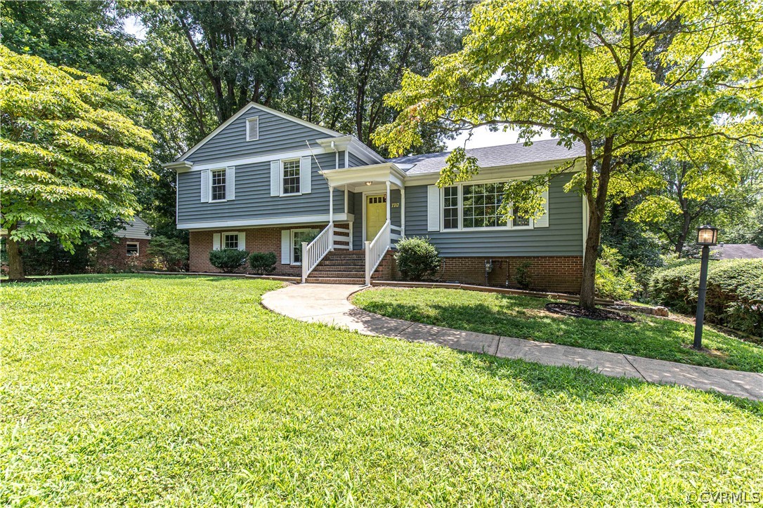 7717 Surreywood Dr