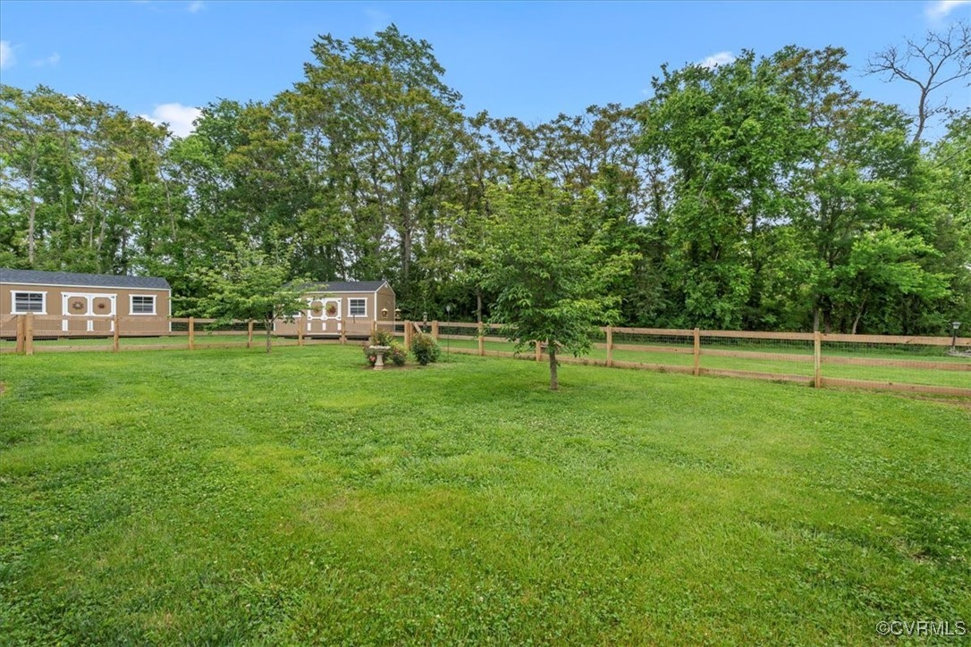 1126 Sparrows Ln