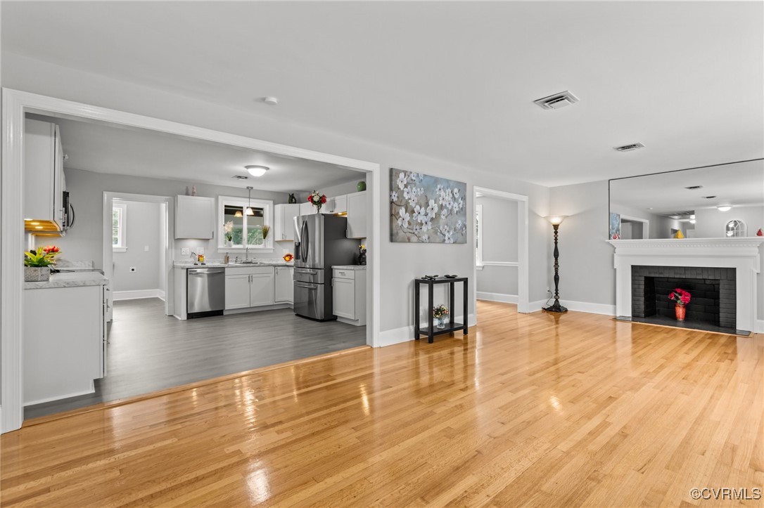 4019 Collingbourne Rd