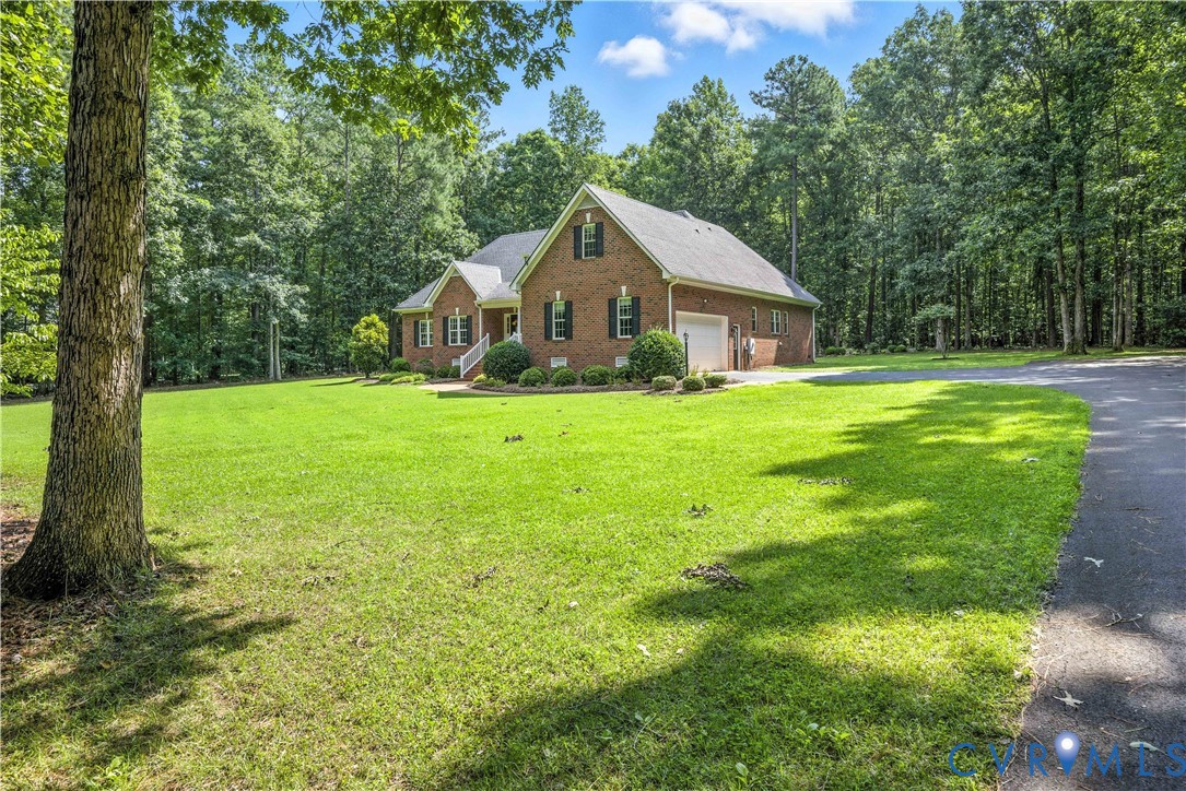 2700 Maple Grove Ln