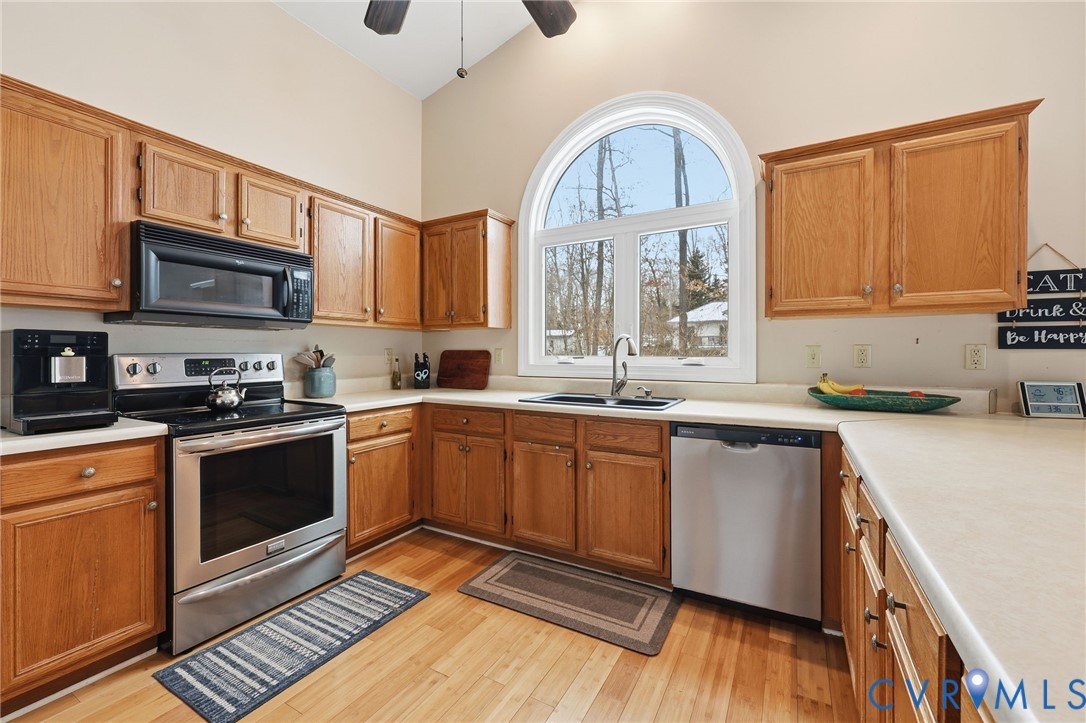 3225 Sherwood Ridge Way