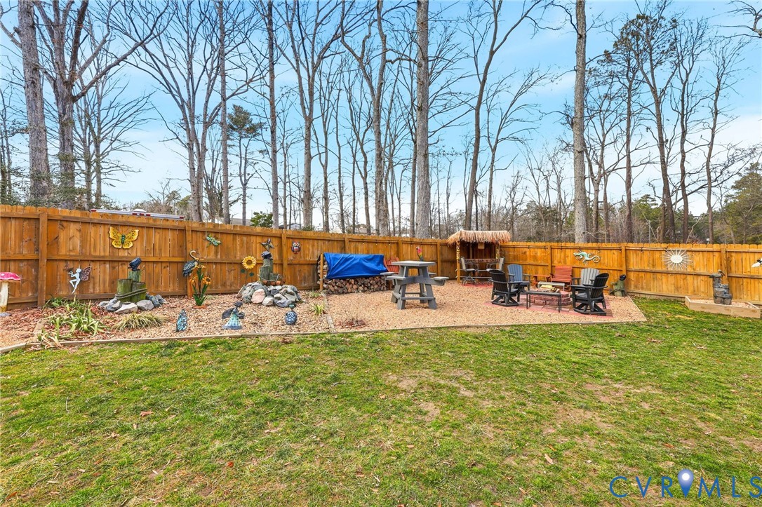4022 Evelake Rd