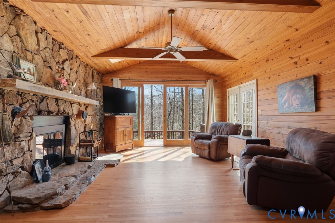 2410 Gobbler Ridge Rd