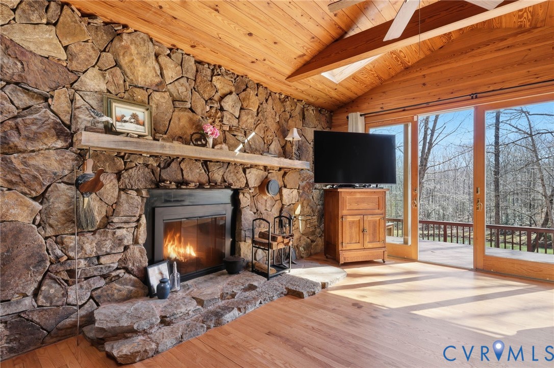 2410 Gobbler Ridge Rd