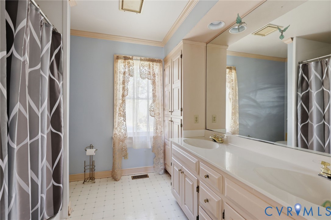 2410 Gobbler Ridge Rd