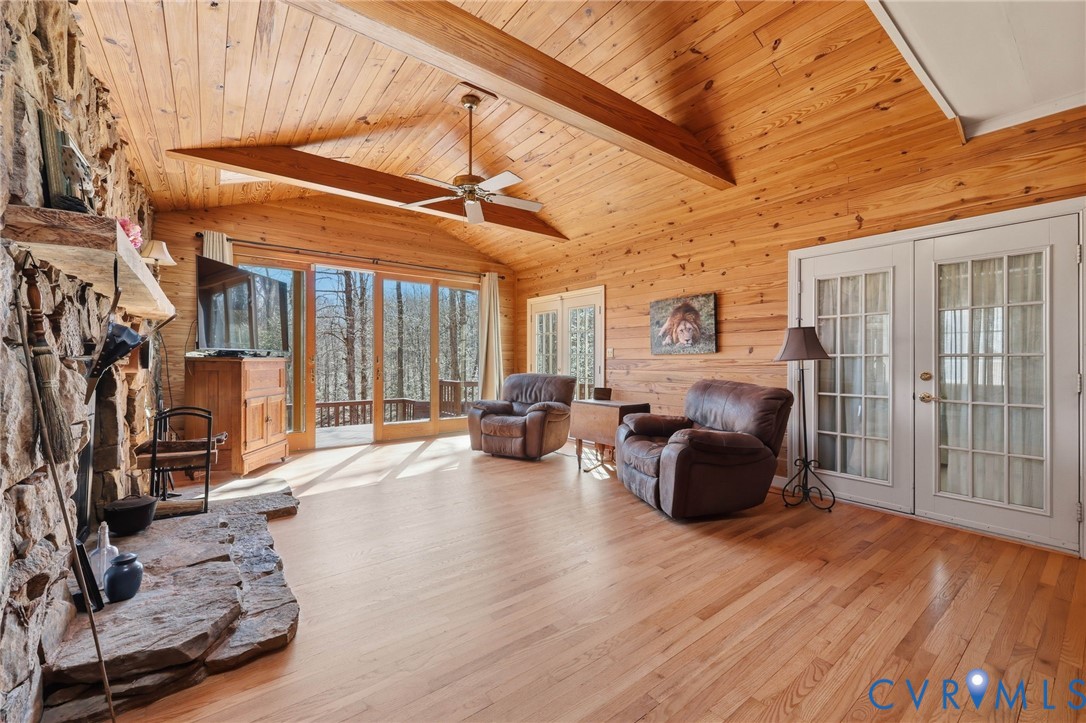 2410 Gobbler Ridge Rd