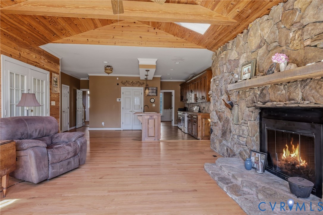 2410 Gobbler Ridge Rd