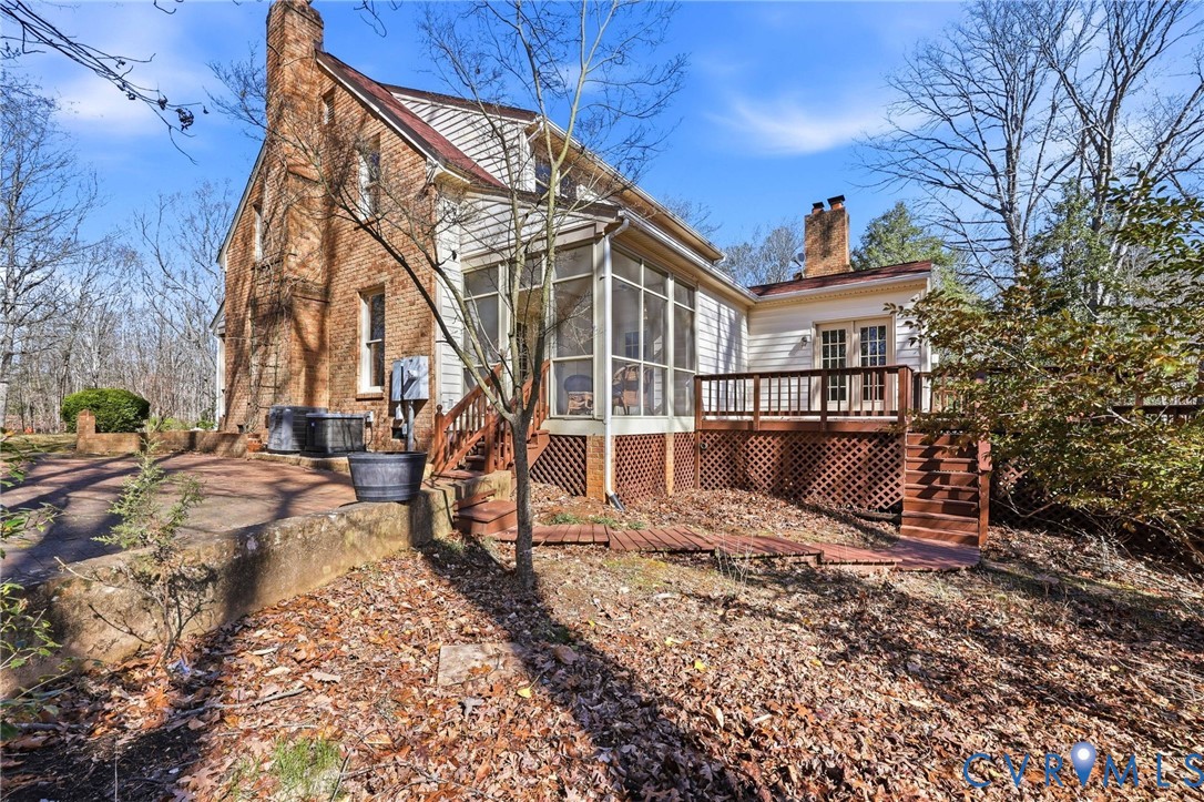 2410 Gobbler Ridge Rd