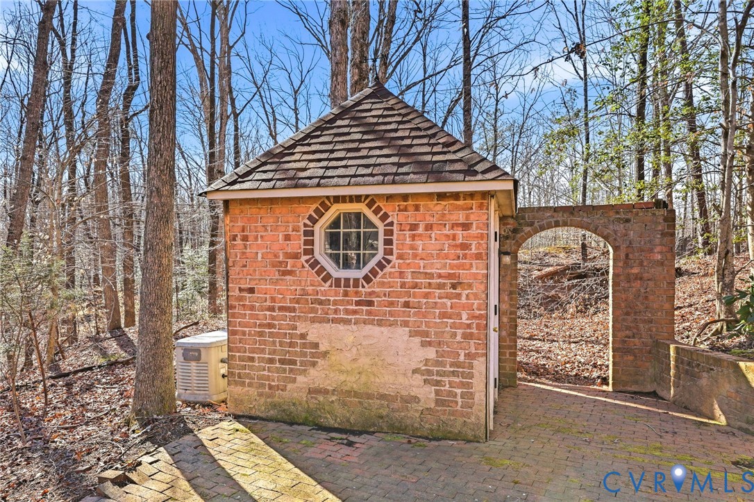 2410 Gobbler Ridge Rd