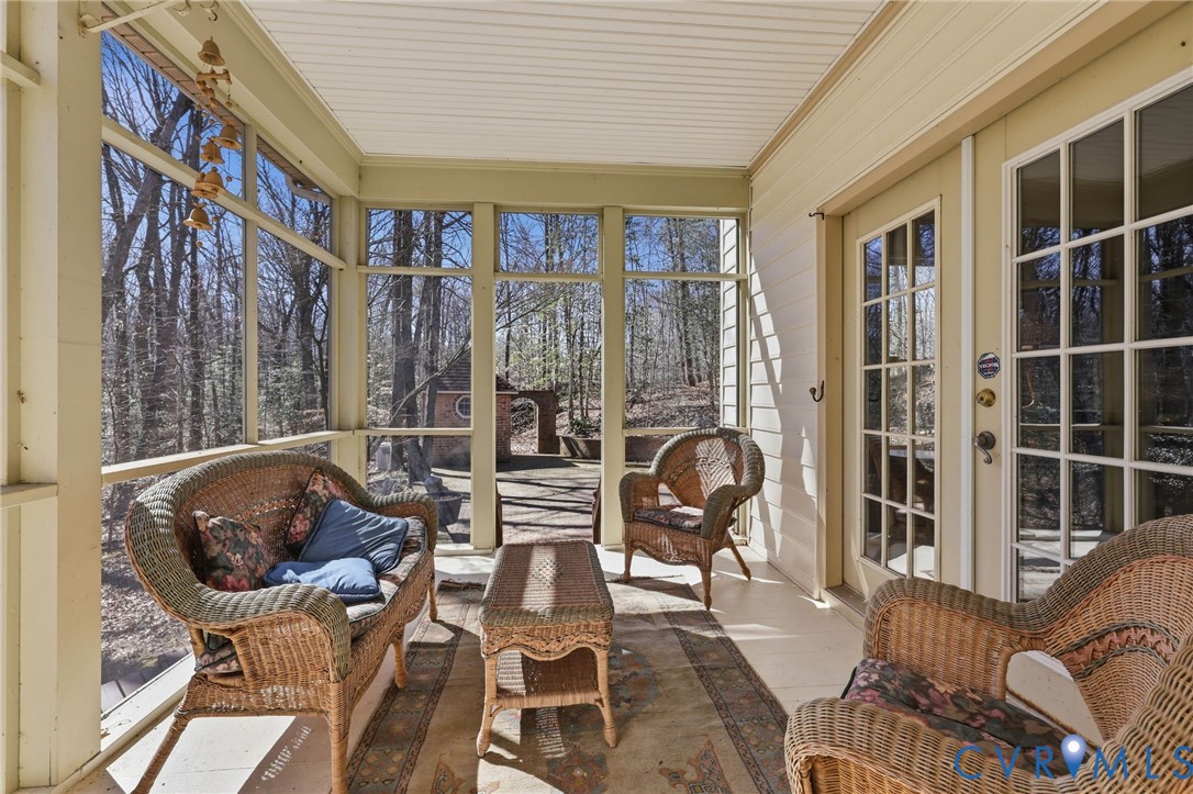 2410 Gobbler Ridge Rd