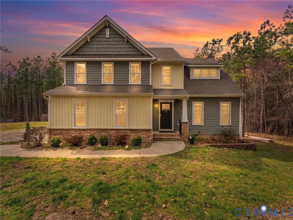 2018 Walnut Tree Pl