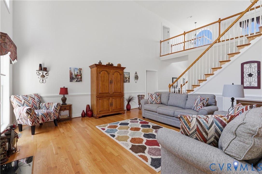 15249 Willow Hill Ln