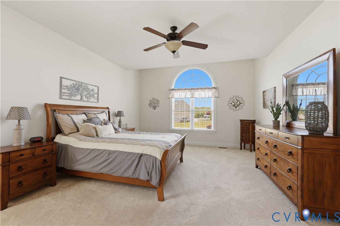 15249 Willow Hill Ln