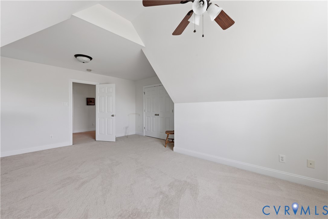 15249 Willow Hill Ln