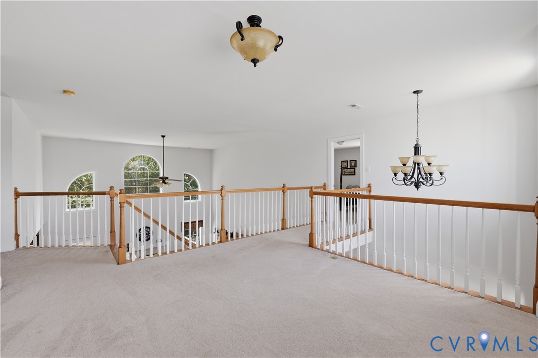 15249 Willow Hill Ln