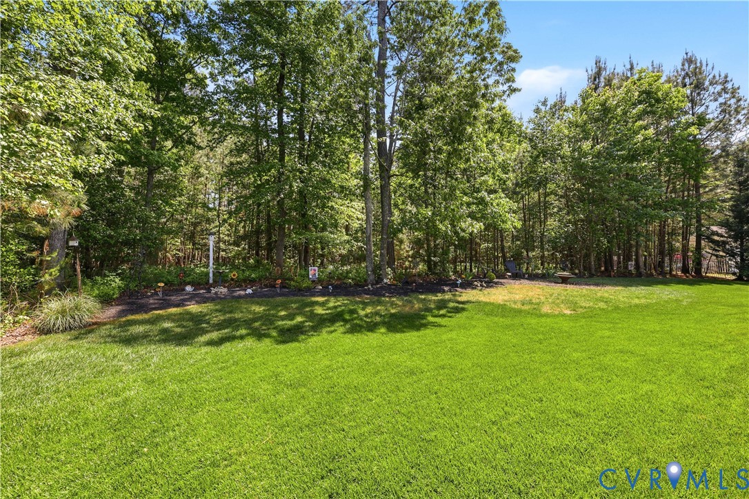 15249 Willow Hill Ln