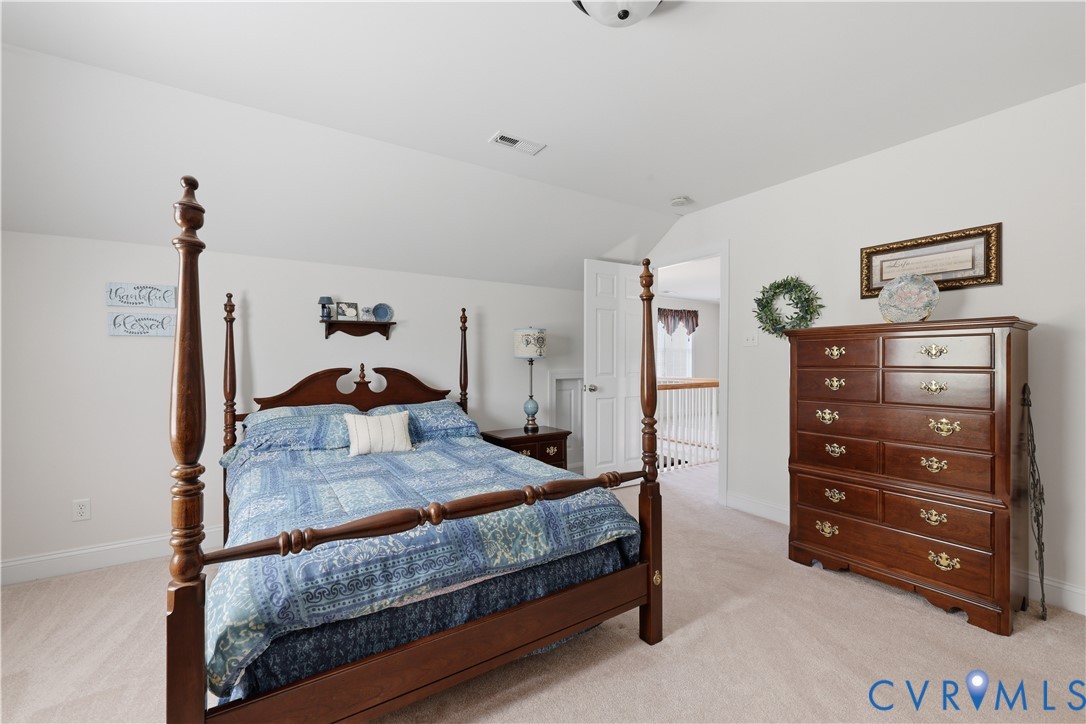 15249 Willow Hill Ln