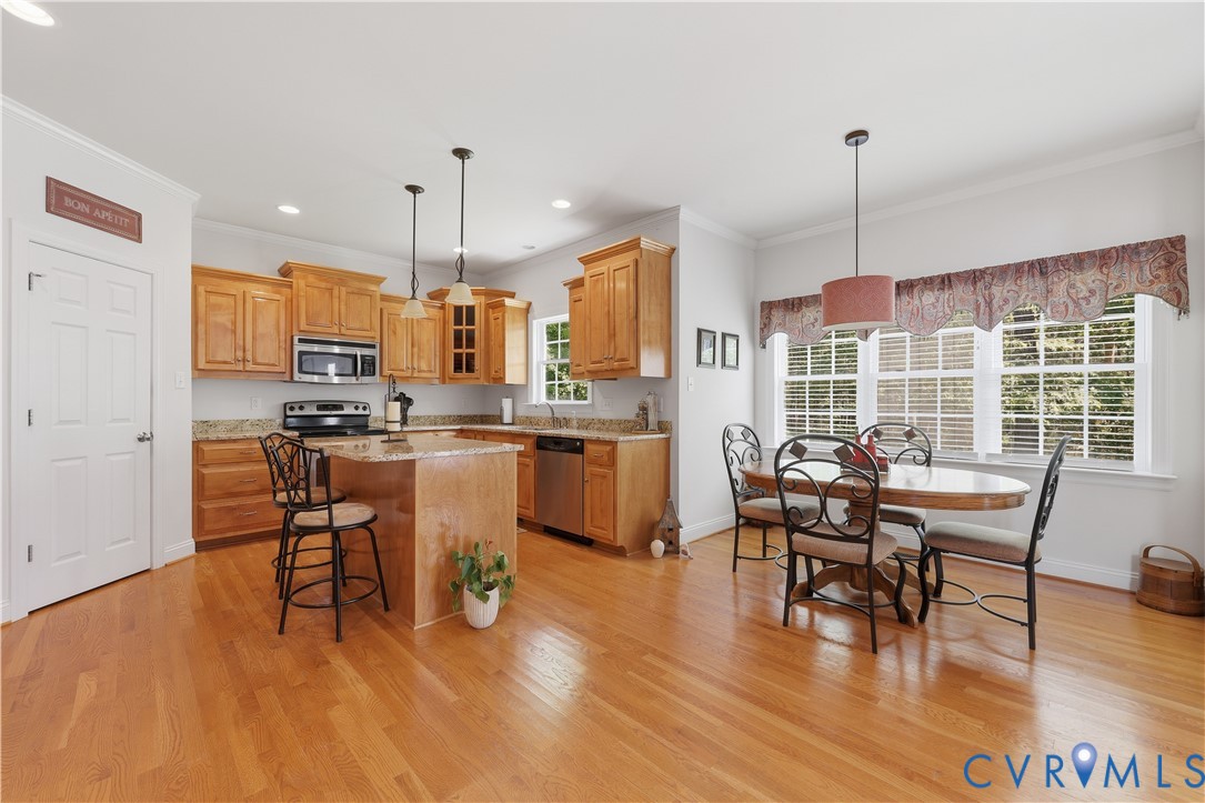 15249 Willow Hill Ln