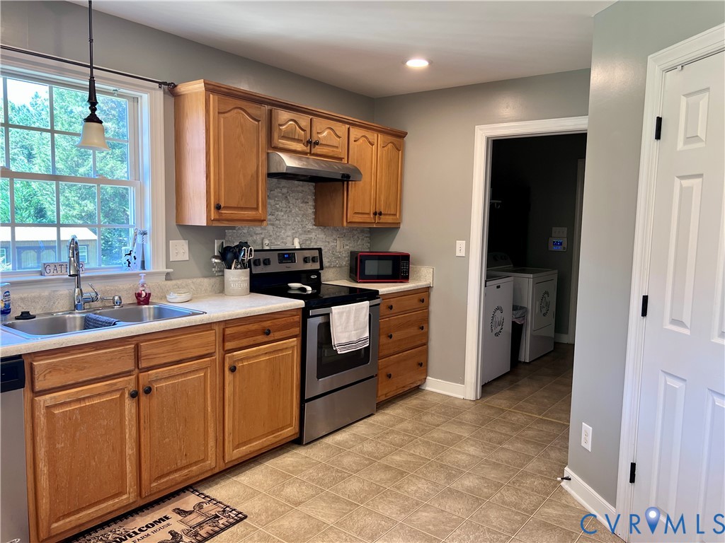 2301 Graceland Dr