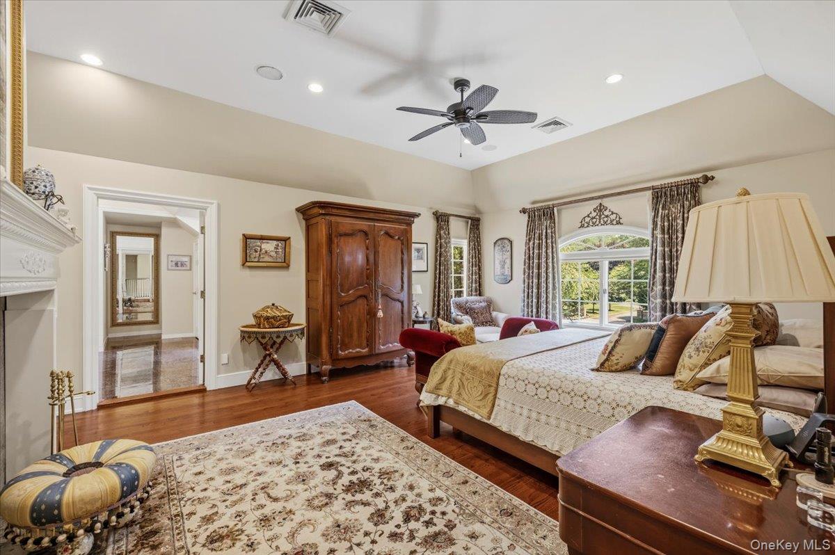 10 Overbrook Lane